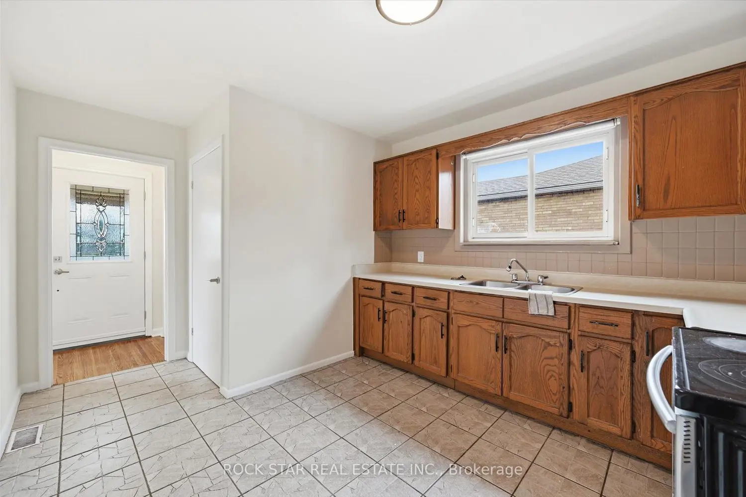 324 East 33Rd Street photo 4
