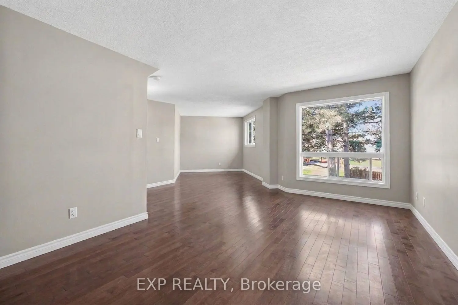 60 Elmsdale Drive 36 photo 5