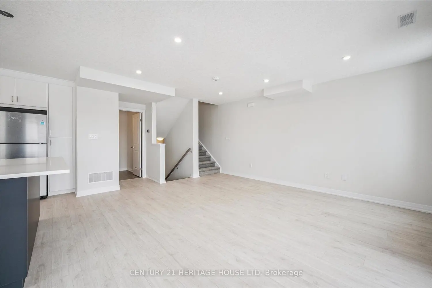525 Erinbrook Drive C062 photo 4