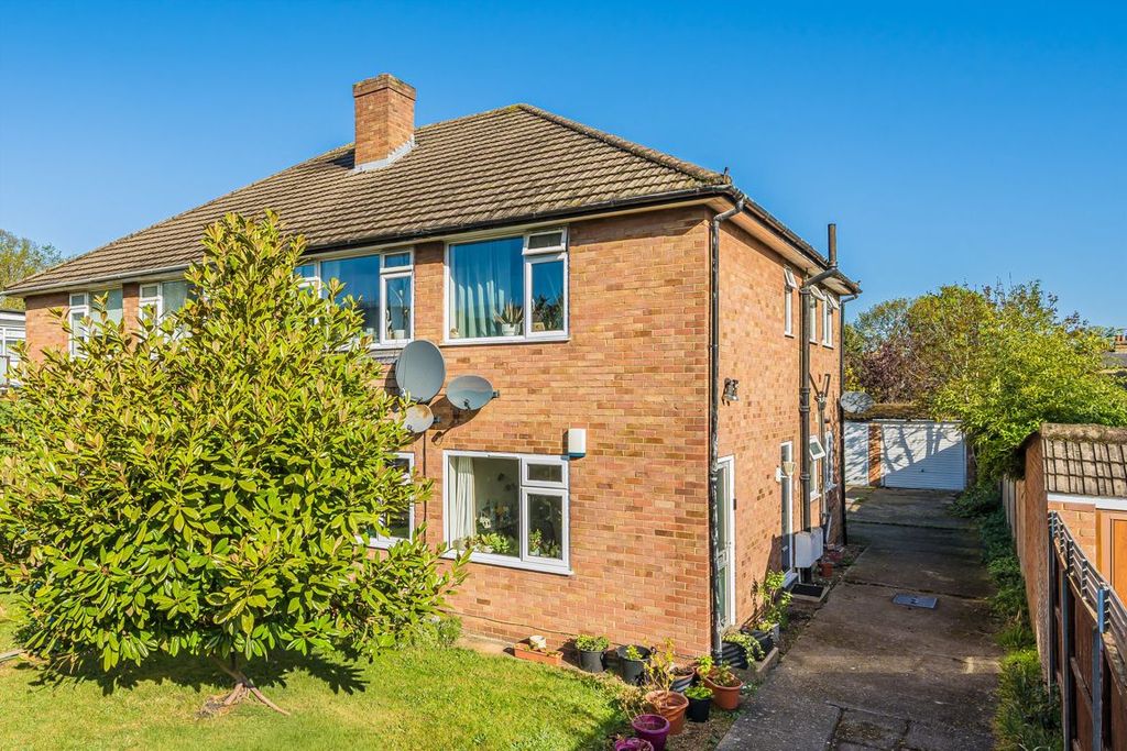 2 bed maisonette for saleTemplar Place, Hampton TW12