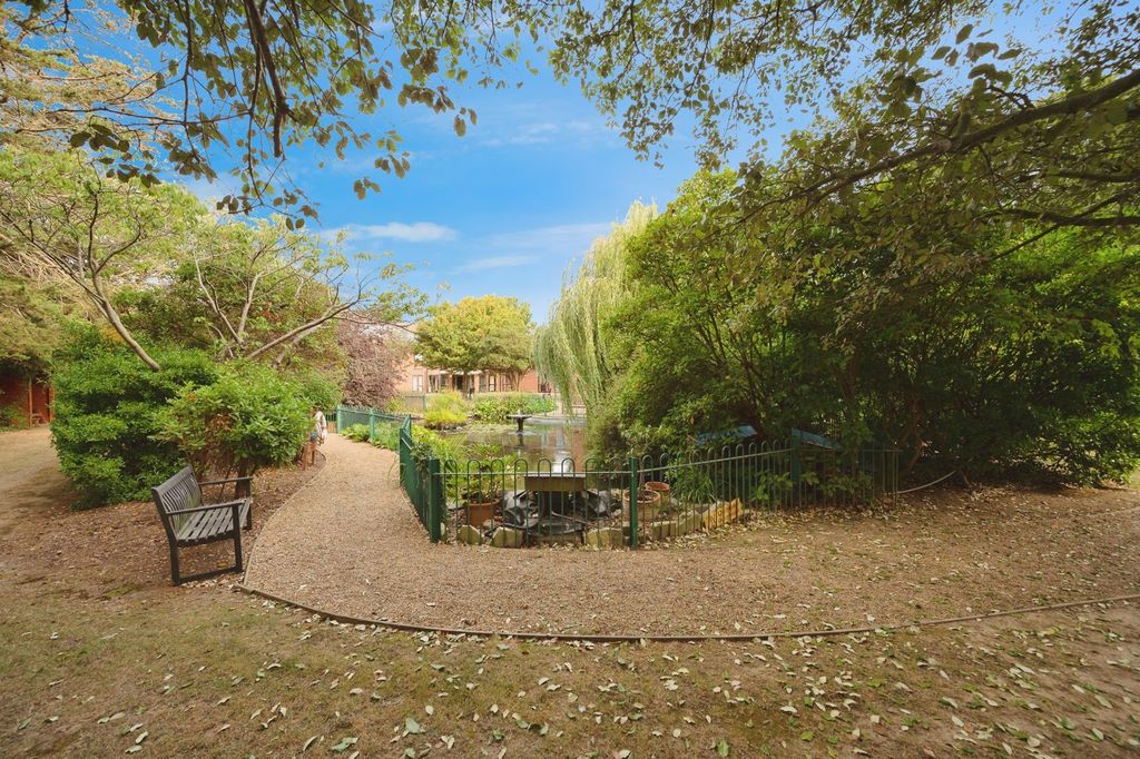 Additional image 13 of 2 bed flat for saleSea Front, Hayling Island, Hampshire PO11