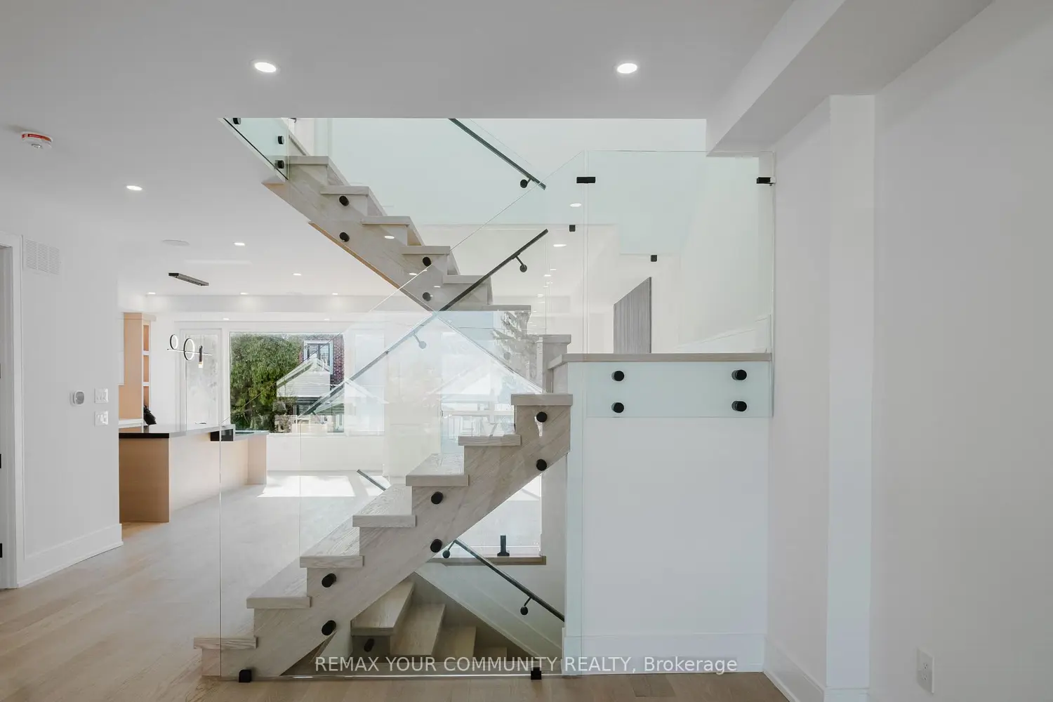 360 Woodmount Avenue photo 3
