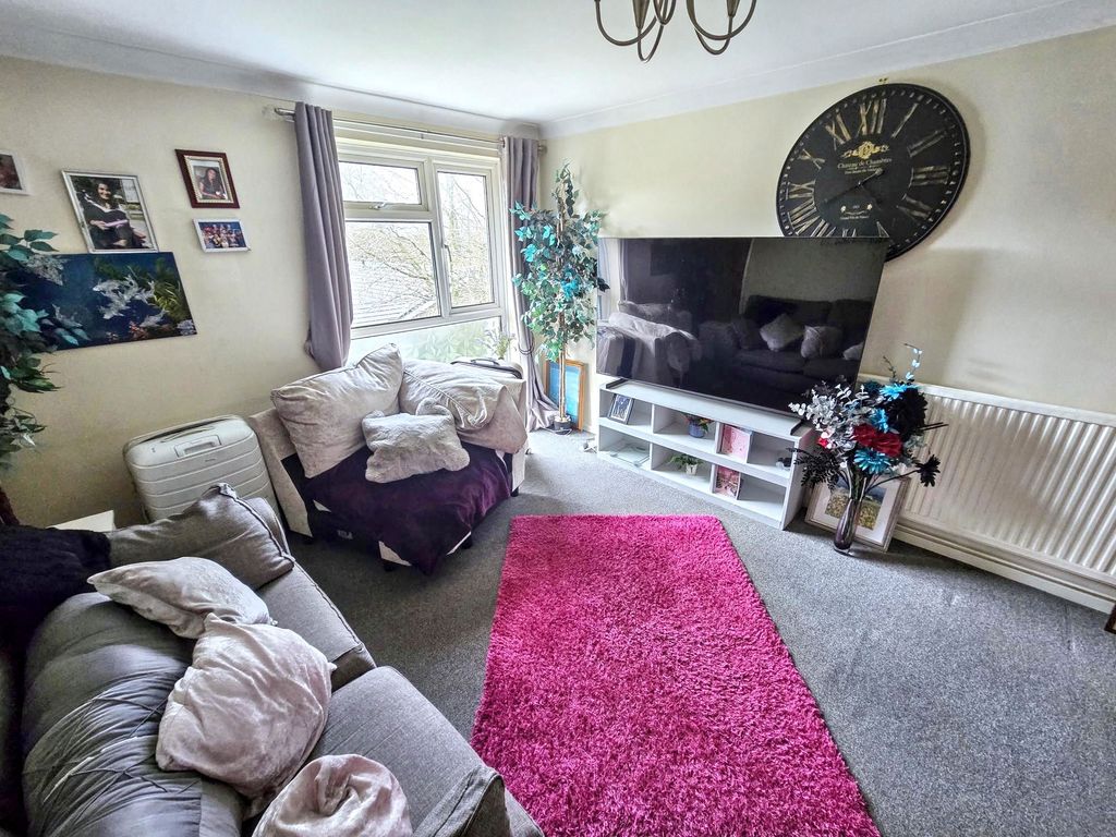 2 bed flat for saleMontford Close, Sunderland SR3 photo 4