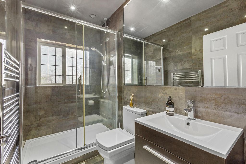 Additional image 3 of 5 bed detached house for saleMarlow Hill, High Wycombe HP11