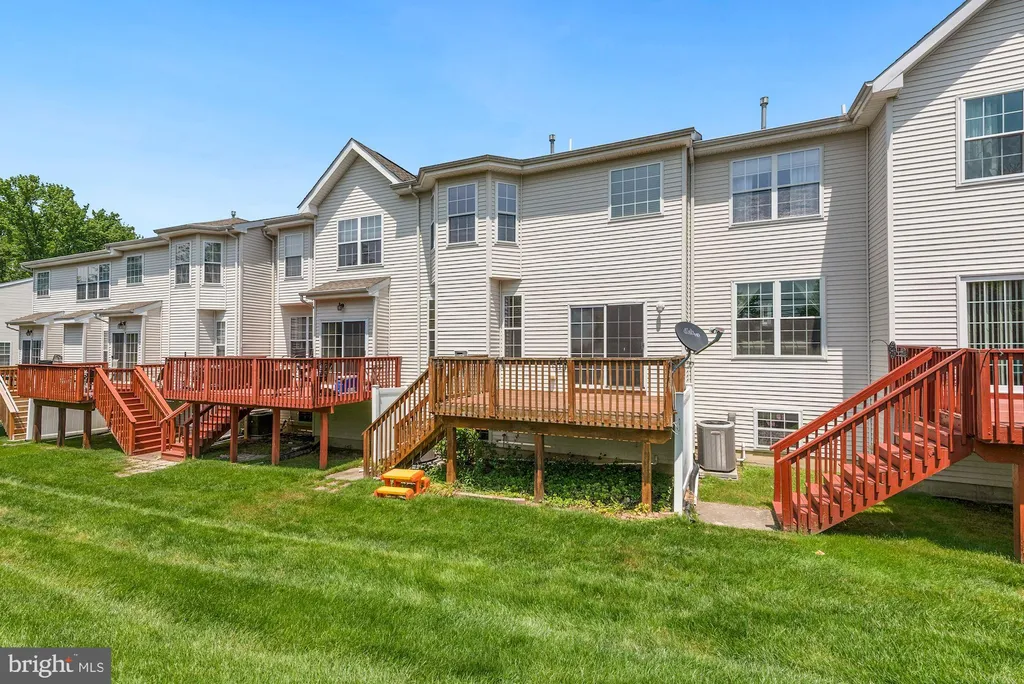 345 Huntington Drive, Delran, NJ 08075