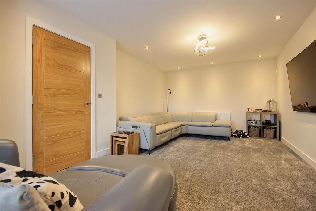 Additional image 15 of 5 bed detached house for saleEyre Grove, Hornsea HU18