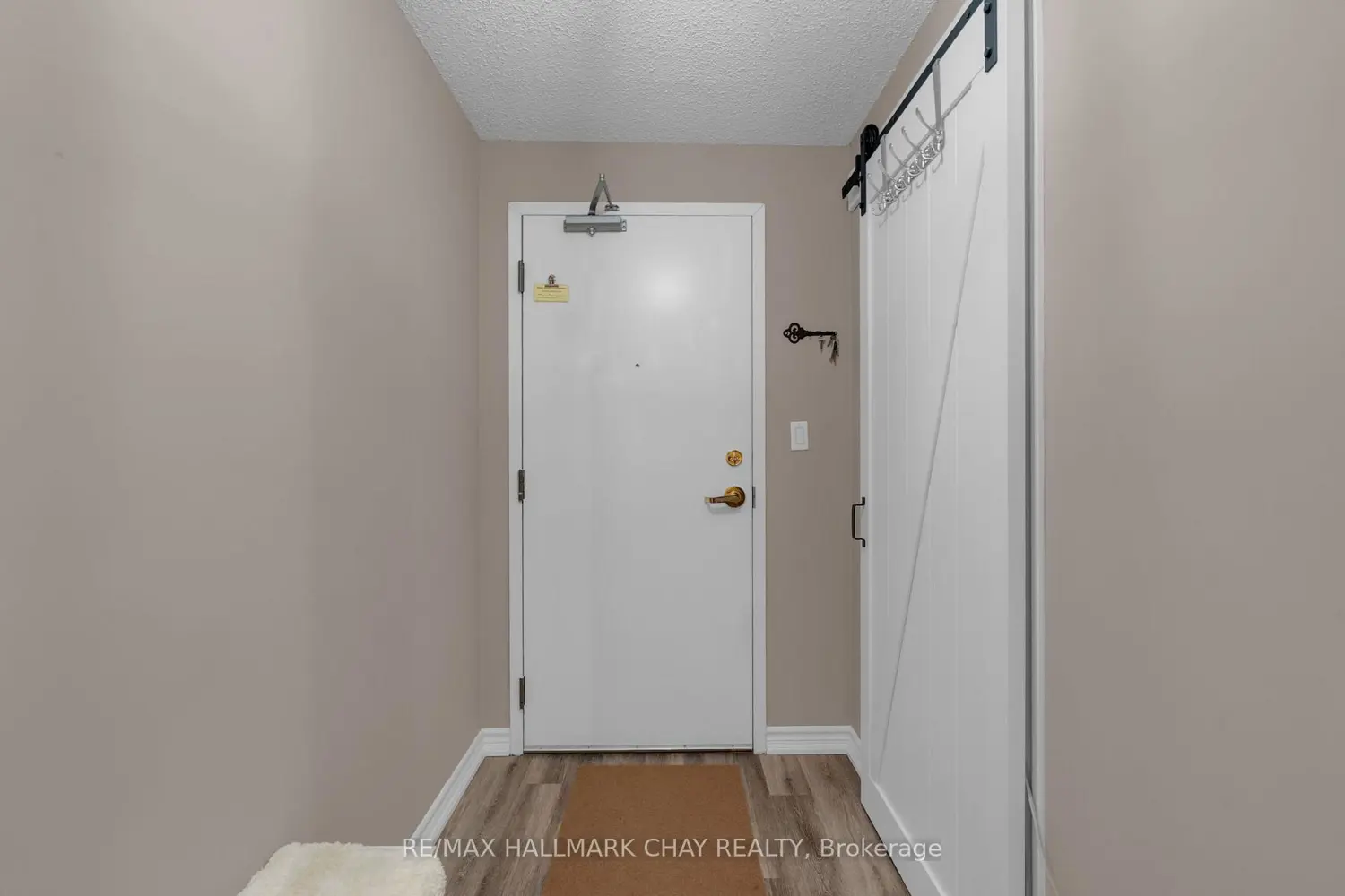 486 Laclie Street 109 photo 3