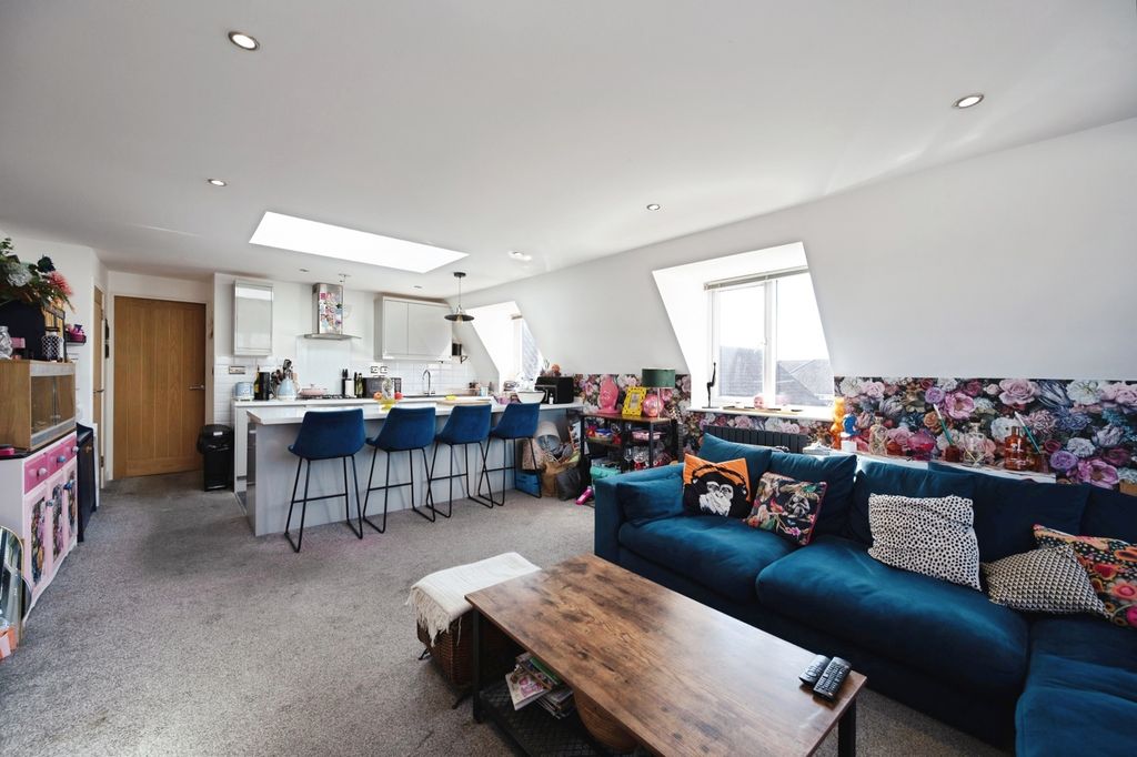 Additional image 2 of 2 bed flat for saleElm Grove, Hayling Island PO11