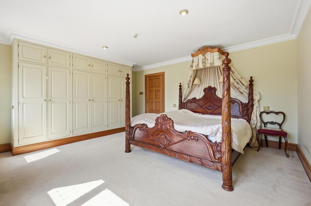 Additional image 7 of 6 bed detached house for saleWest Common Close, Harpenden AL5