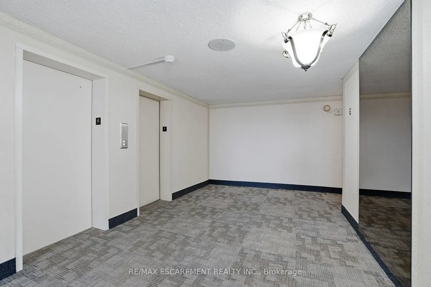 222 Jackson Street 606 photo 2