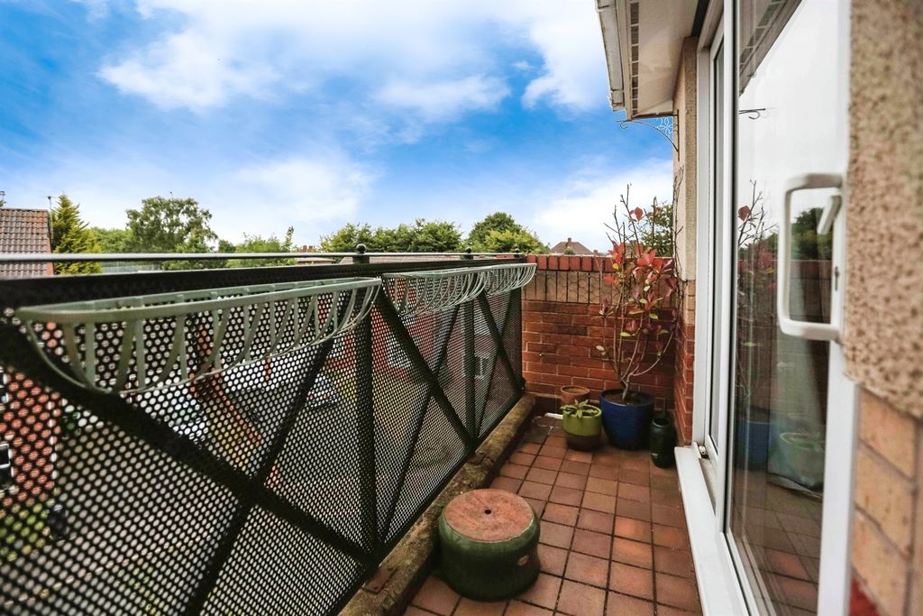 Additional image 10 of 2 bed flat for saleCavalier Drive, Halesowen B63