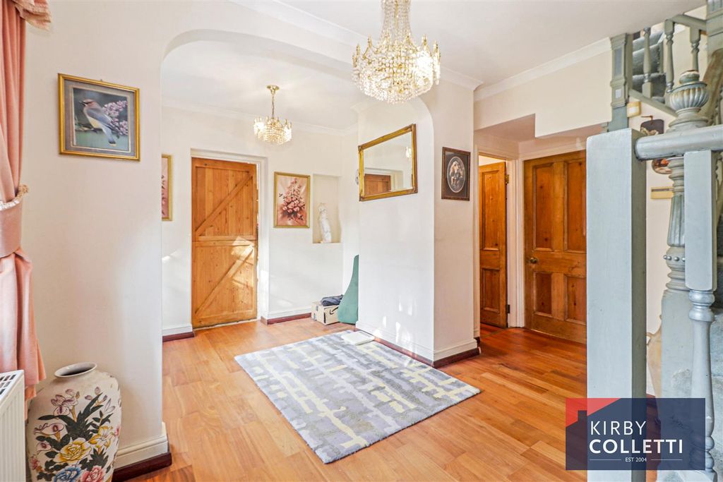 Additional image 6 of 4 bed semi-detached house for saleGoose Green, Hoddesdon EN11