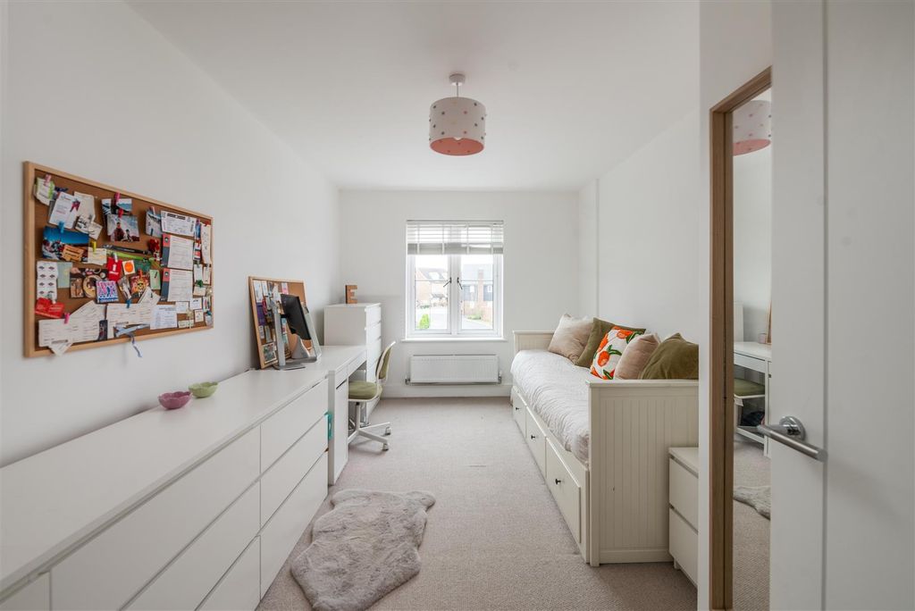 Additional image 12 of 2 bed flat for saleBrocklehurst Way, Horley RH6