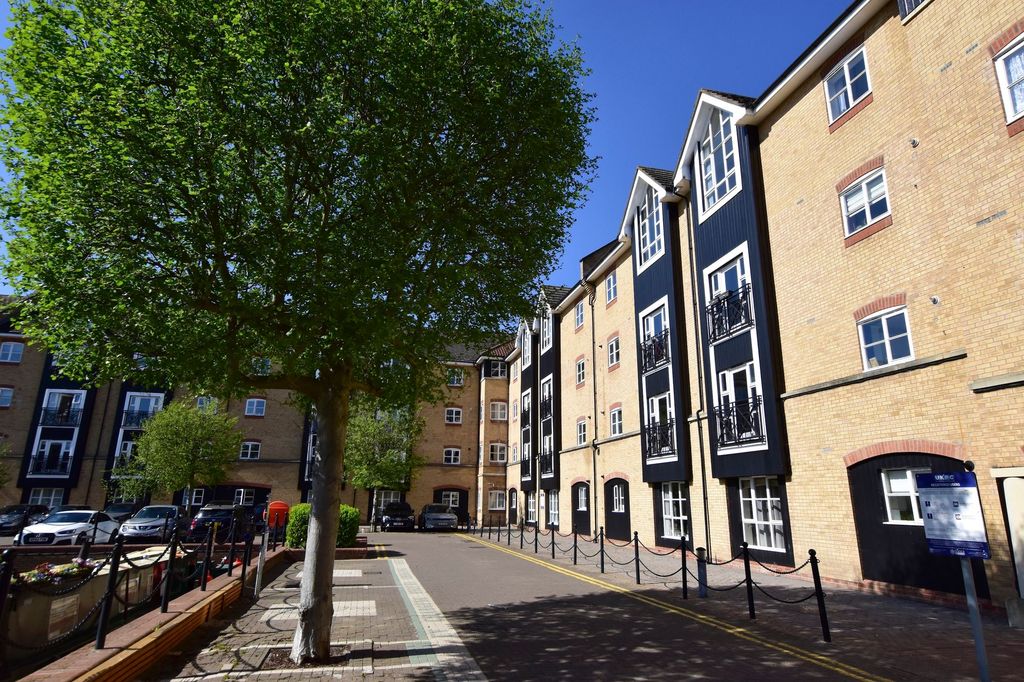Additional image 29 of 3 bed flat for saleEvans Wharf, Hemel Hempstead HP3