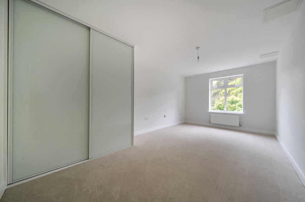 Additional image 16 of 2 bed flat for saleBeacon Crescent, Hindhead, Surrey GU26