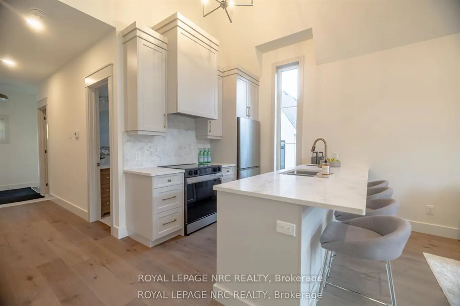 281 Elmwood Avenue photo 5