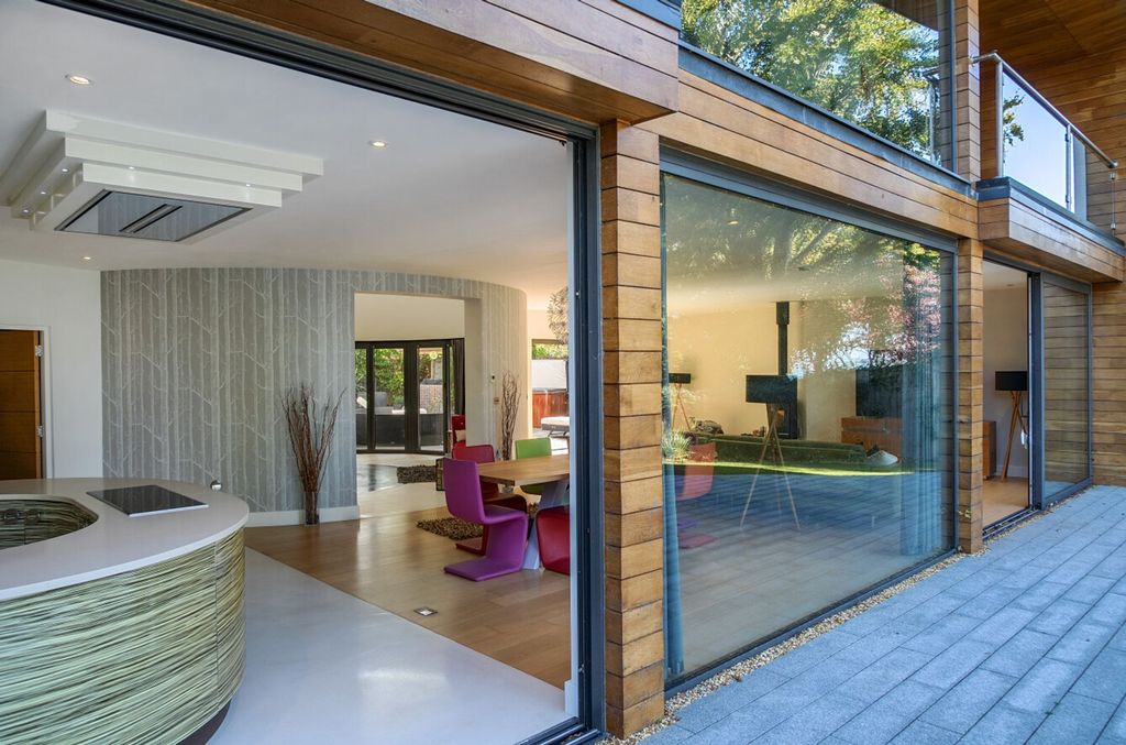 Additional image 26 of 5 bed detached house for saleNorth Shore Road, Hayling Island PO11