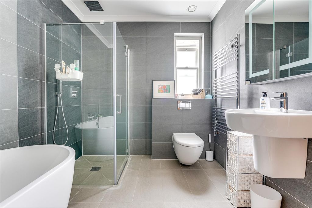 Additional image 23 of 5 bed detached house for saleWoodlands Drive, Hoddesdon EN11