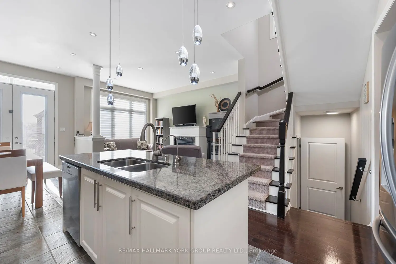 45 Robert Berry Crescent photo 3