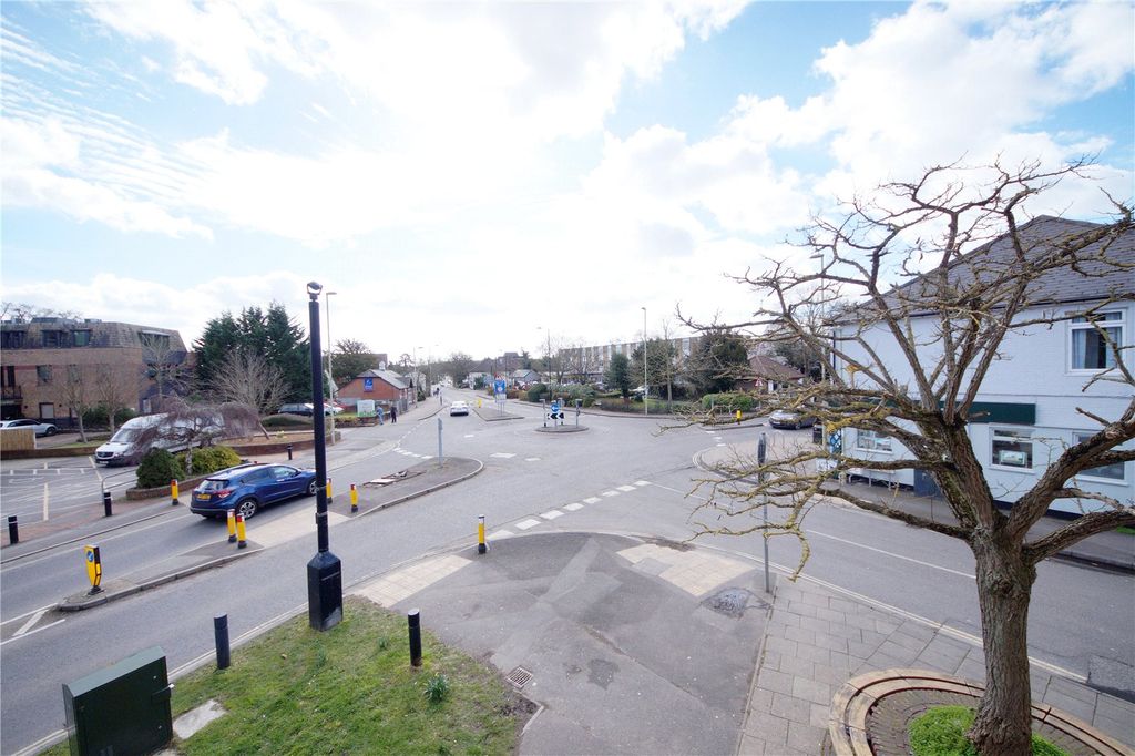 Additional image 5 of 2 bed flat for saleLondon Road, Hook, Hampshire RG27