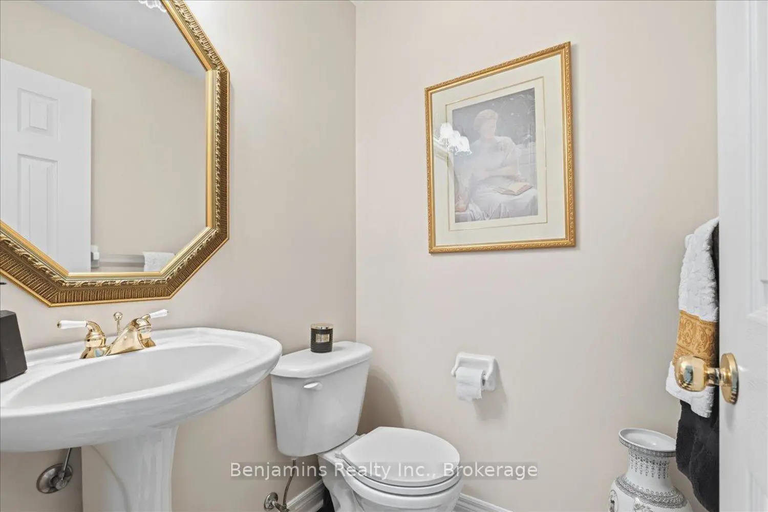 54 Woodcrest Court photo 5