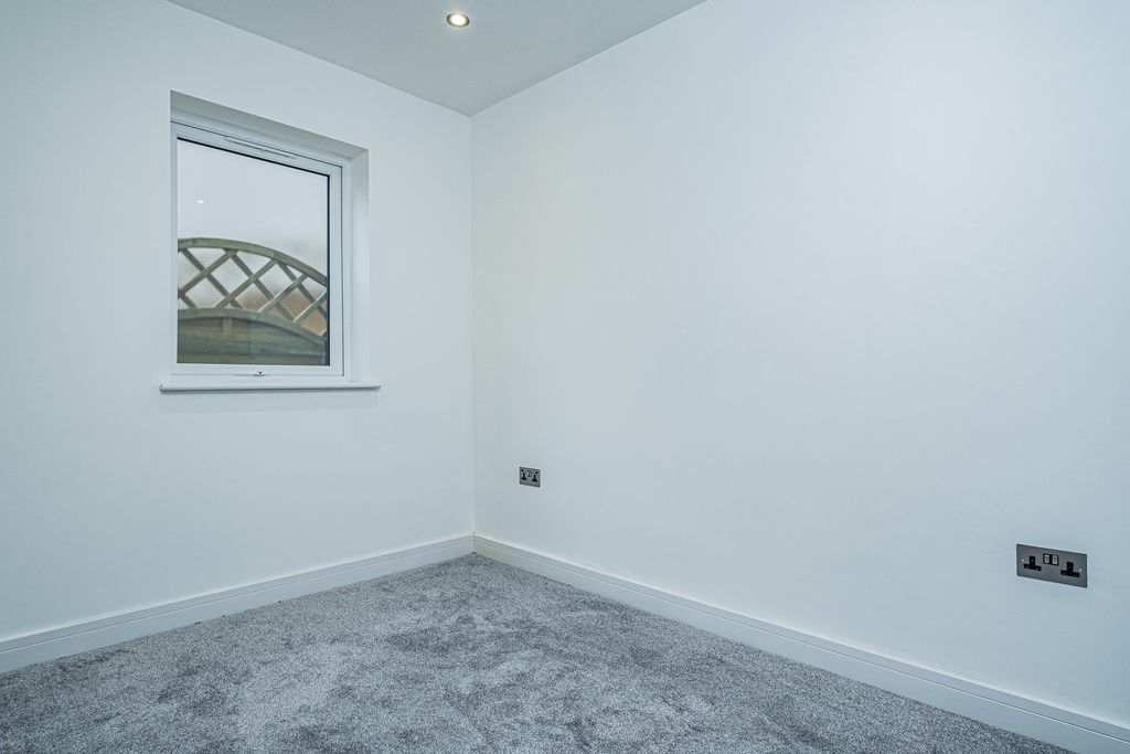 Additional image 9 of 5 bed bungalow for saleWaverley Close, Hayes UB3