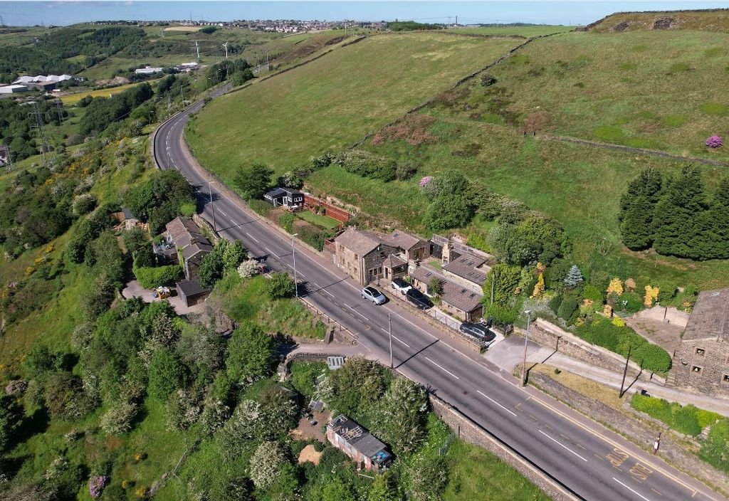 6 bed detached house for saleCrow Point, Boothtown, Halifax HX3