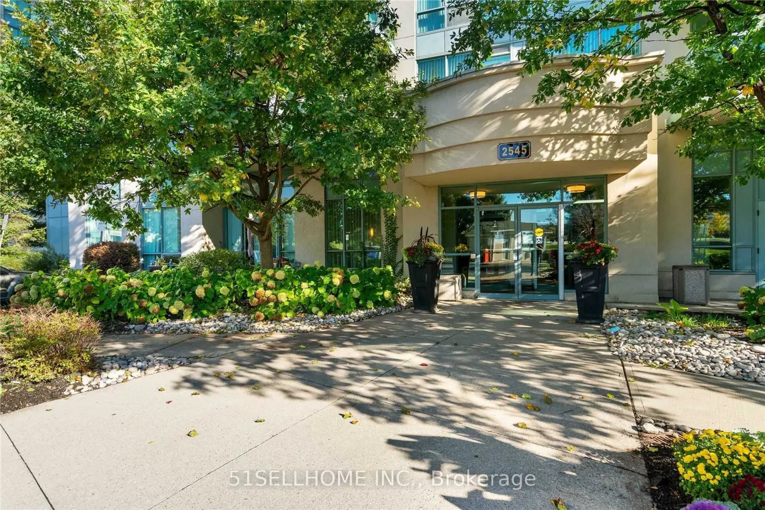 2545 Erin Centre Boulevard 303 photo 5