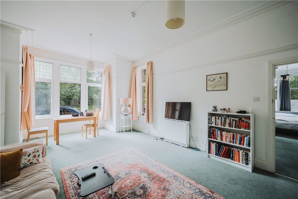 35 bed detached house for saleYork Road, Harrogate, North Yorkshire HG1 photo 4