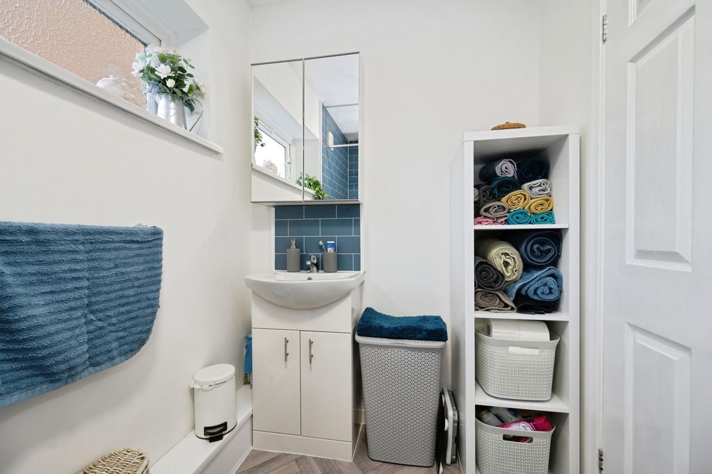 Additional image 11 of 2 bed flat for saleSouthwood Road, Hayling Island, Hampshire PO11