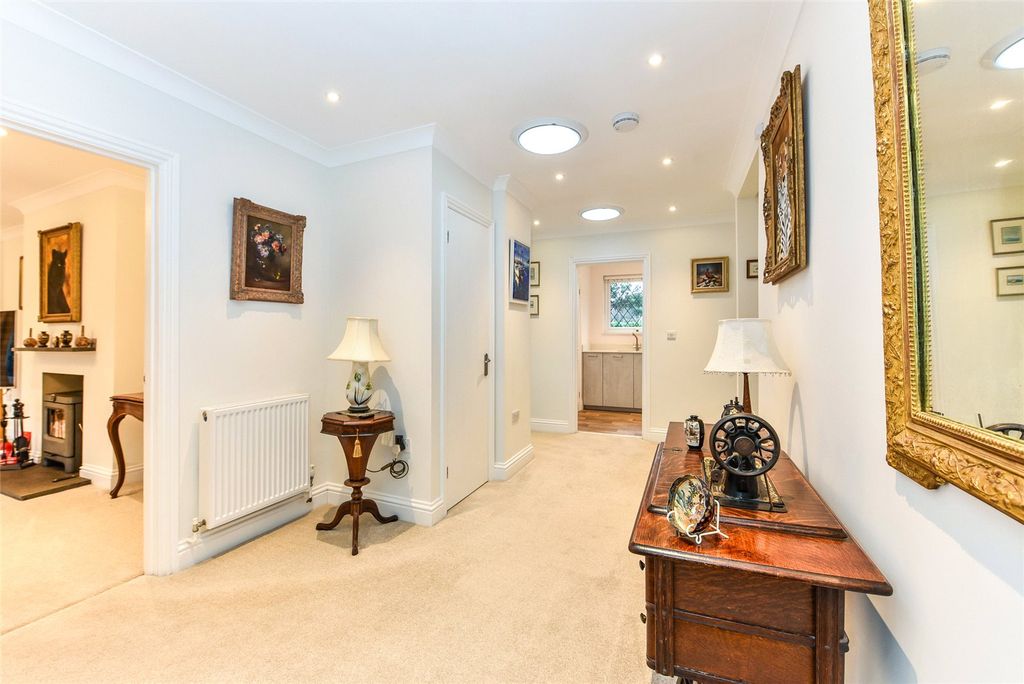 Additional image 8 of 4 bed detached house for saleOrchard Road, Hayling Island, Hampshire PO11