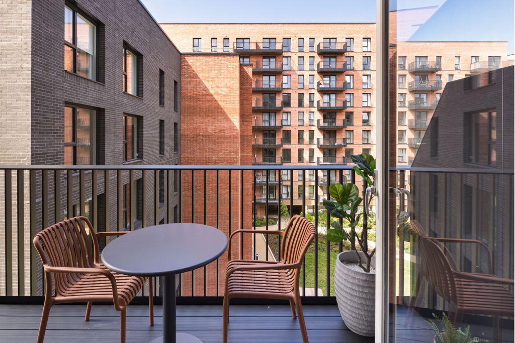 Additional image 3 of 3 bed flat for sale"Waterway Apartments" at Carnation Gardens, Nestle Avenue, Hayes UB3