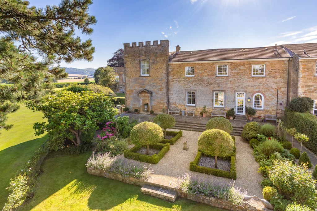 4 bed mews for saleBrettingham Court, Hinton St. George, Somerset TA17