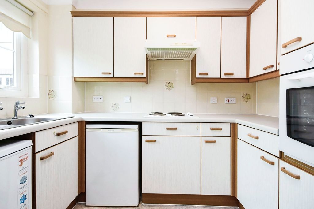 1 bed flat for saleRosemary Lane, Halstead CO9 photo 4