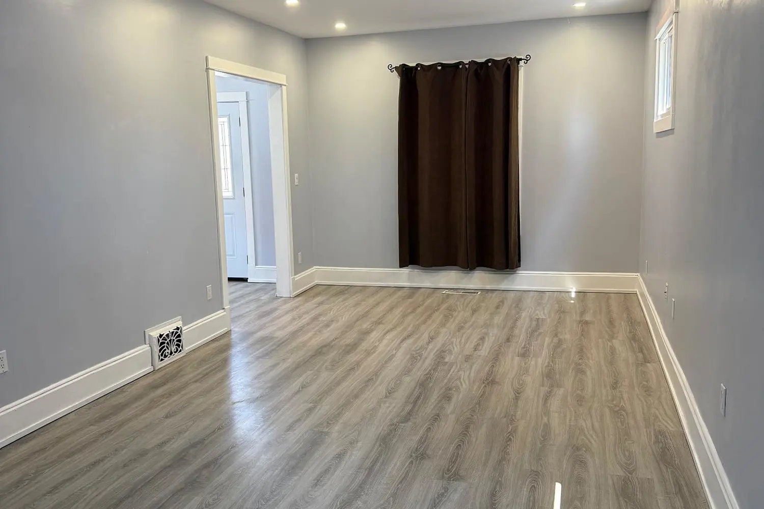 258 Dundas Street photo 3