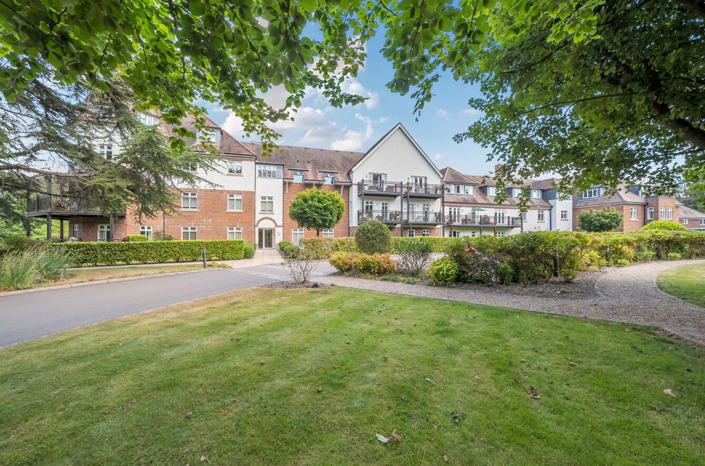 Additional image 22 of 3 bed flat for saleHindhead, Surrey GU26