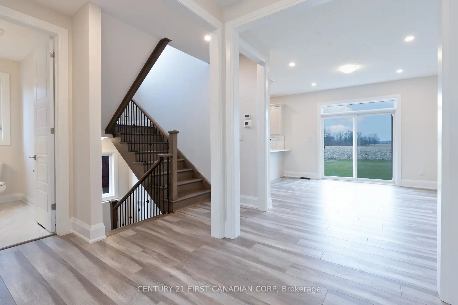 240 Leitch Street photo 3