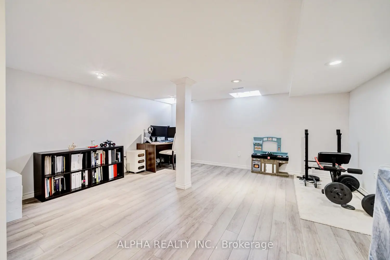 Additional image 9 of 102 Roxton Road