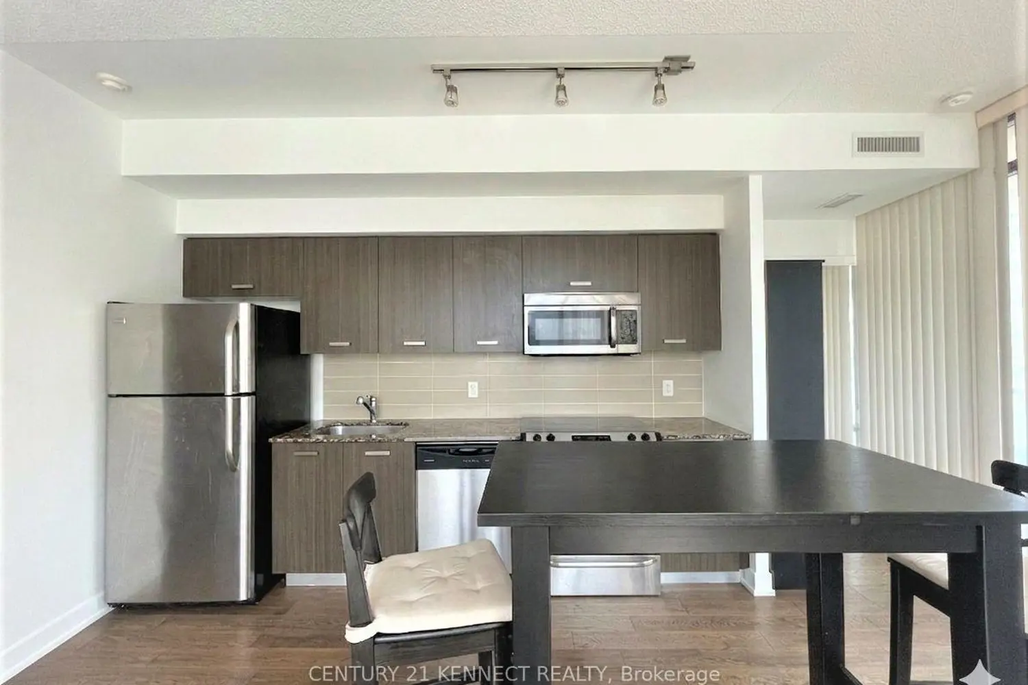 832 Bay Street 608 photo 3