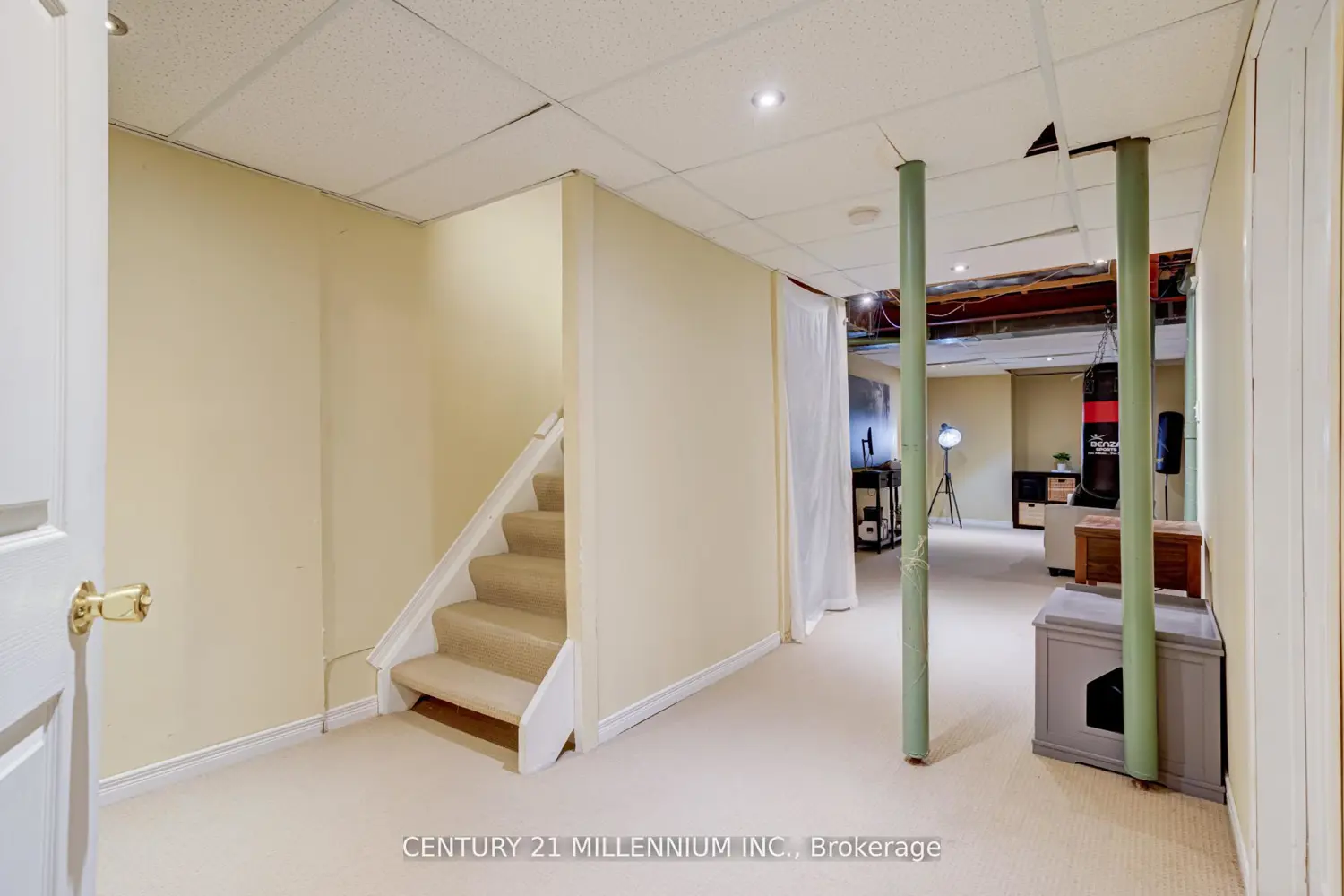 327 Perry Road photo 2