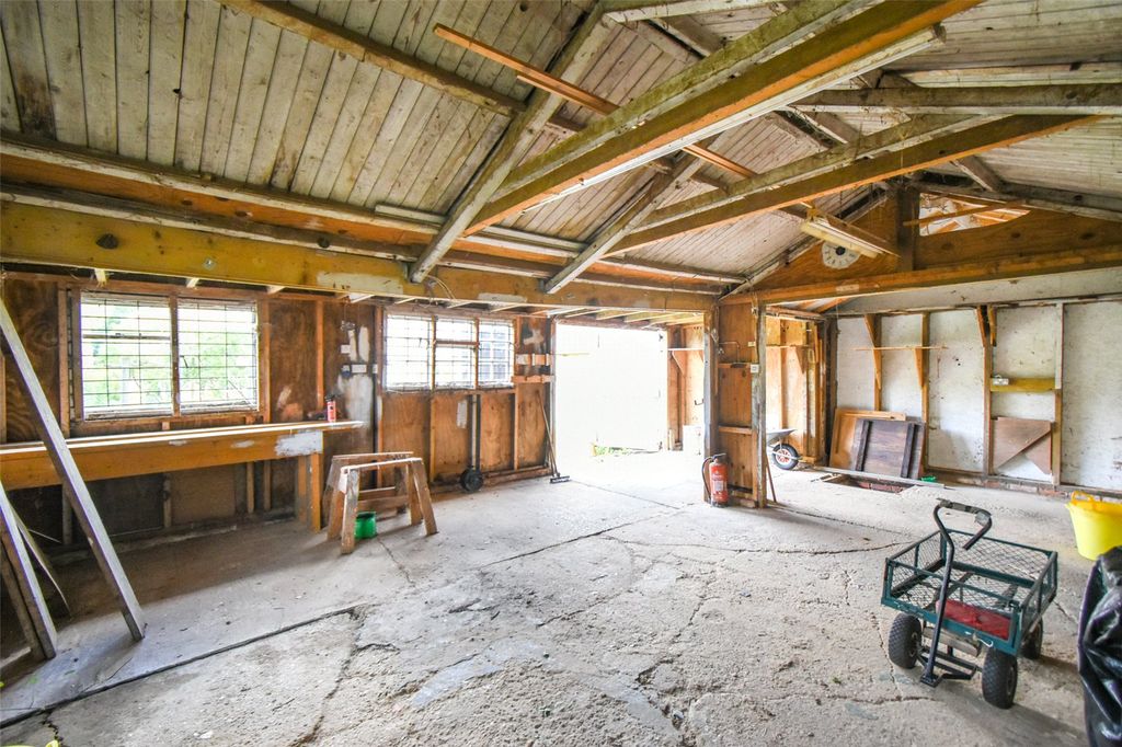 Additional image 9 of 3 bed detached house for saleReading Road, Hook, Hampshire RG27
