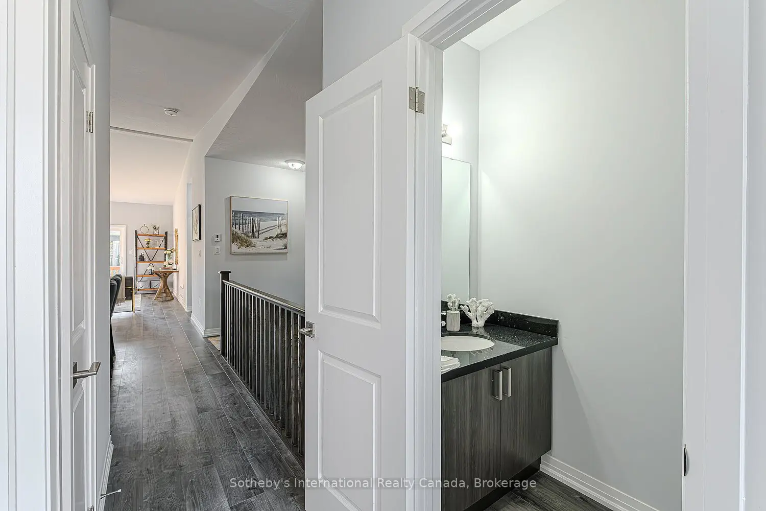 550 Grey Street 52 photo 3