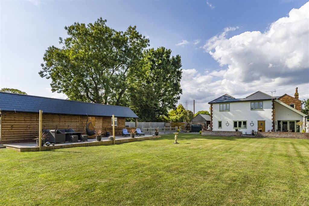 Additional image 4 of 4 bed detached house for saleCopse Lane, Hayling Island PO11