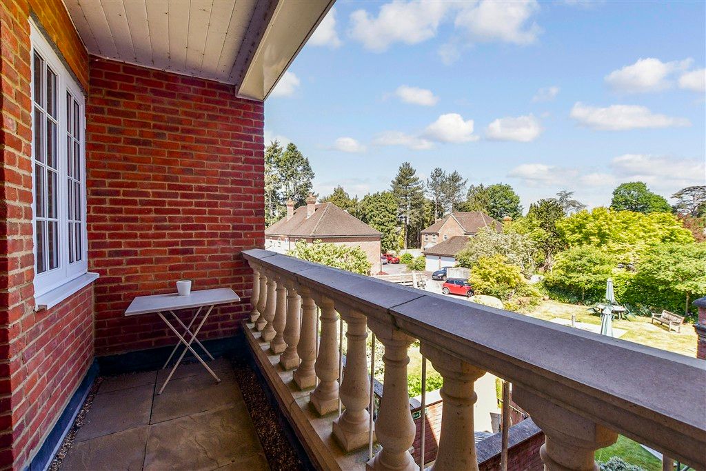 Additional image 10 of 2 bed flat for salePotters Place, Horsham, West Sussex RH12