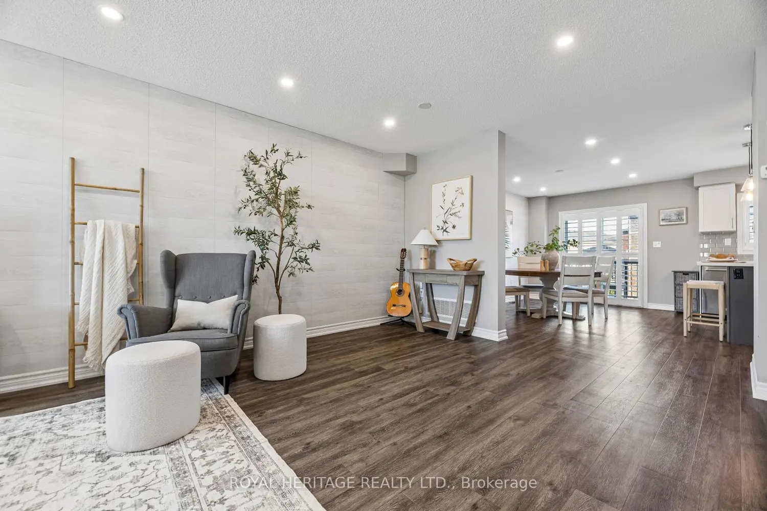 54 Streathern Way photo 4