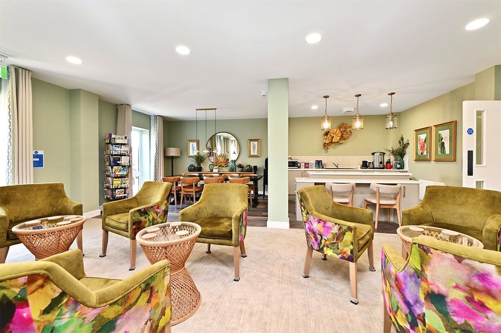 Additional image 12 of 1 bed flat for saleStation Road, Hook, Hampshire RG27