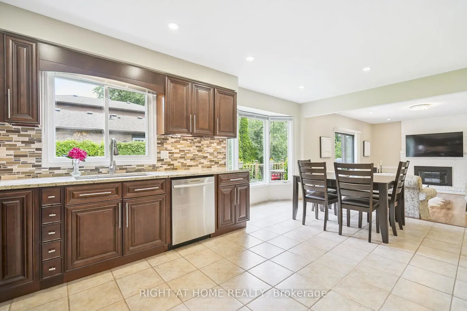 309 Amberly Boulevard photo 5