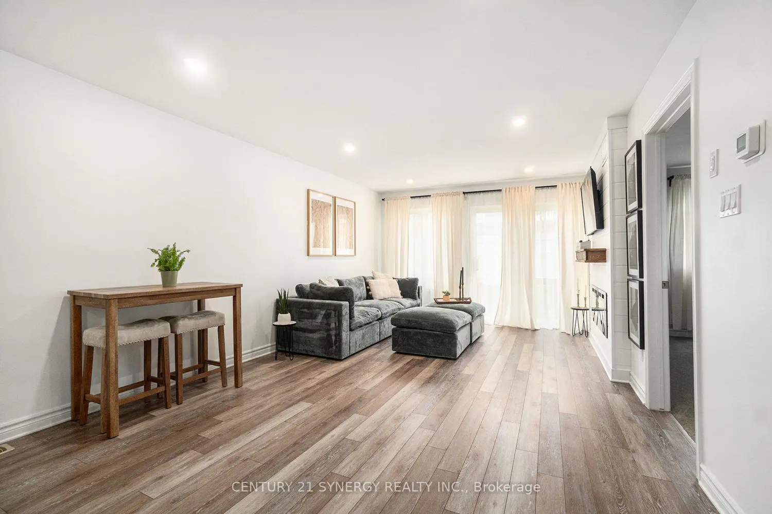 110 Seabert Drive photo 2