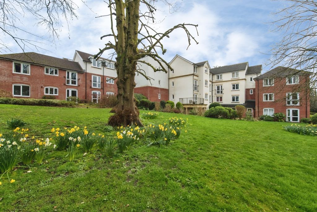 1 bed flat for saleHolyshute Lodge, Honiton, Devon EX14