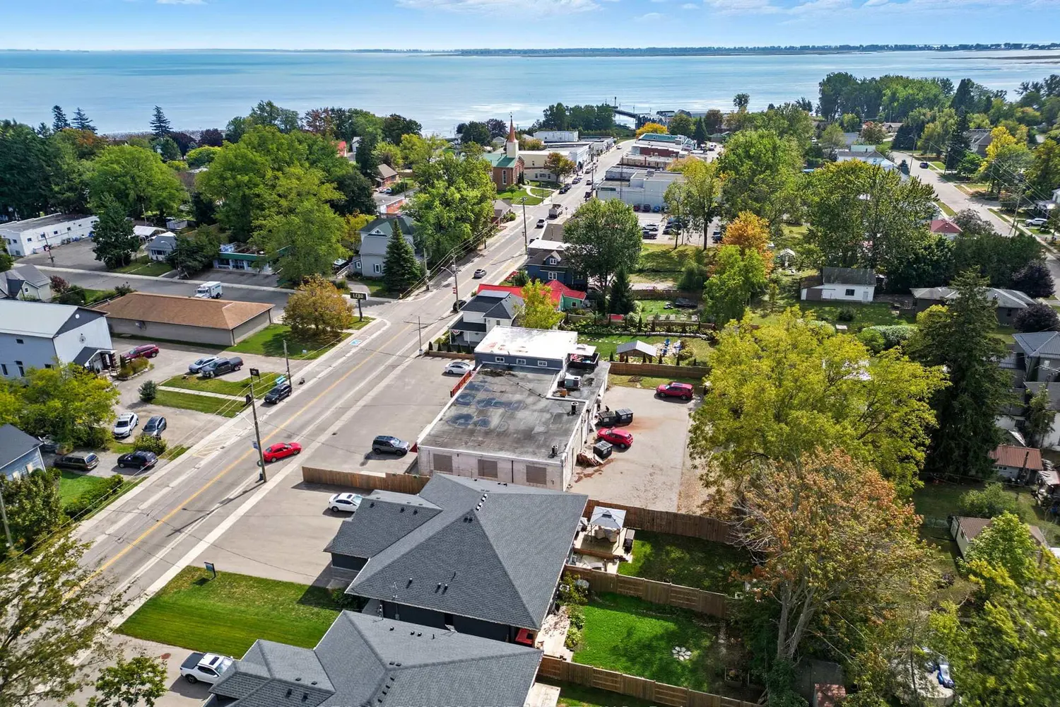 1053 Bay Street photo 3